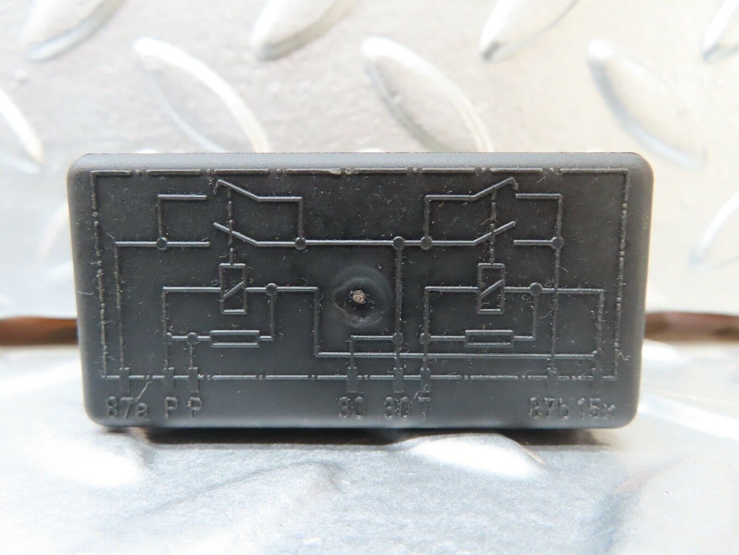 20041 Mercedes-Benz R129 300SL Coupe Auxiliary Fan Relay 0015428219