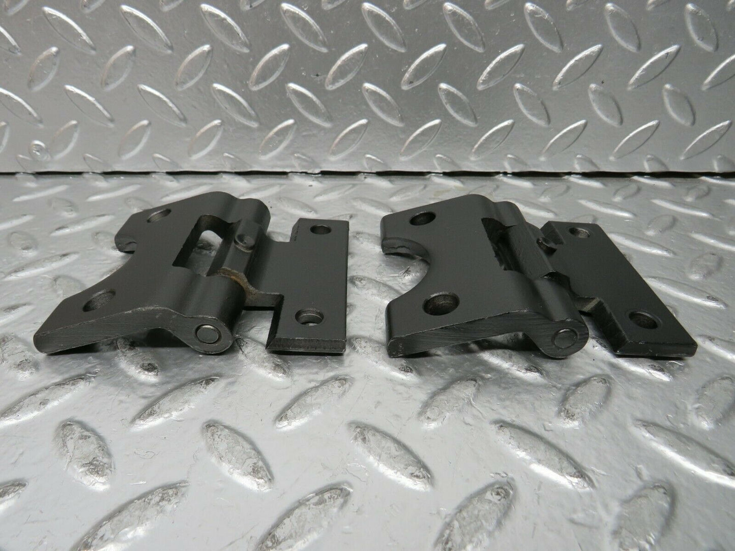 23376 Mercedes-Benz W116 350SE Right Door Hinges Pair