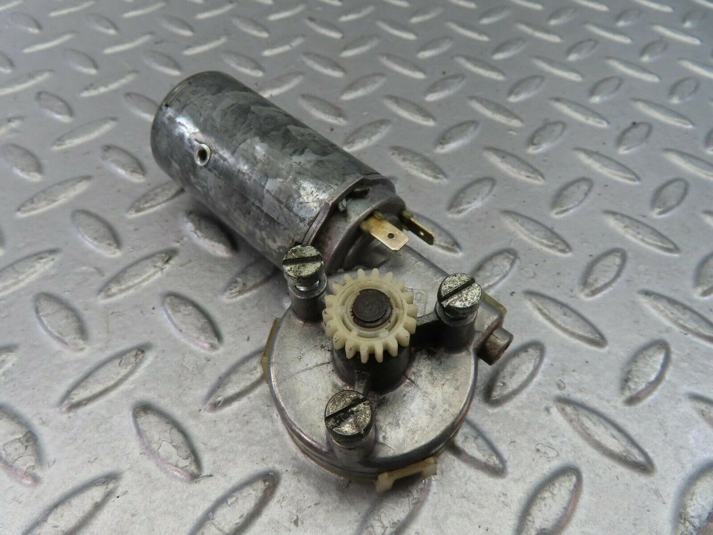 9245 Mercedes-Benz C124 300CE Coupe Seat Belt Motor Right 0390206694