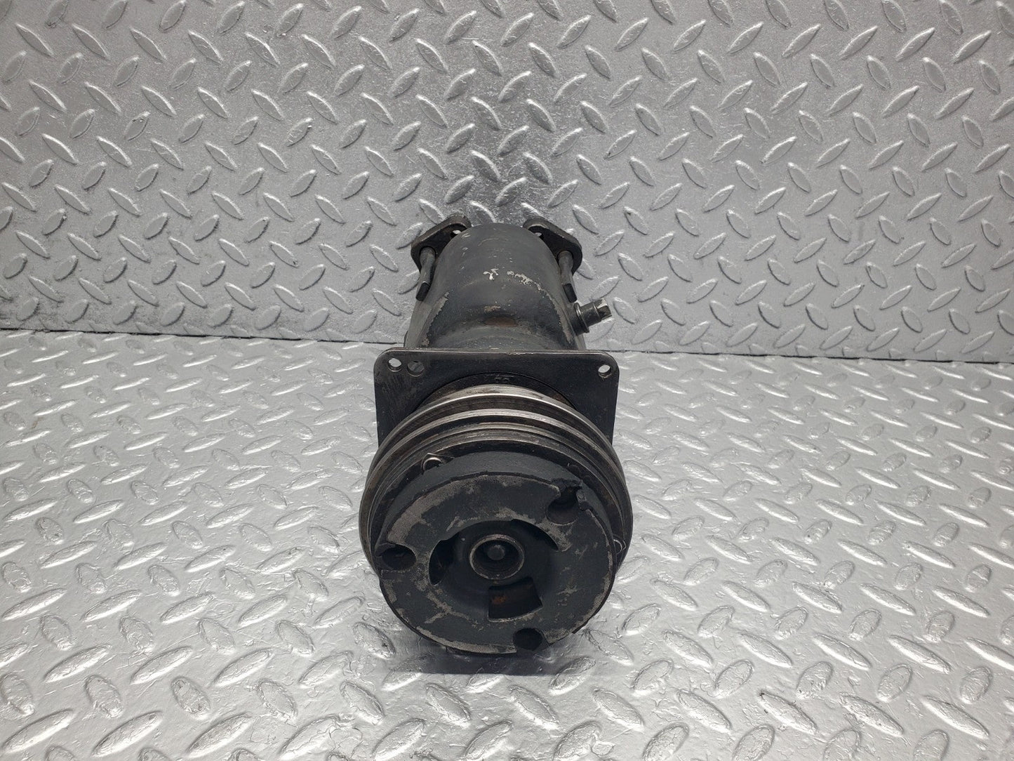 W126 Coupe air conditioning compressor used OEM