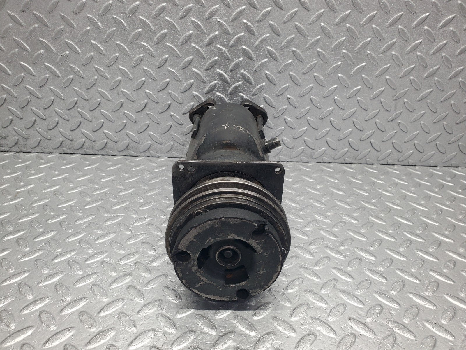 W126 Coupe air conditioning compressor used OEM