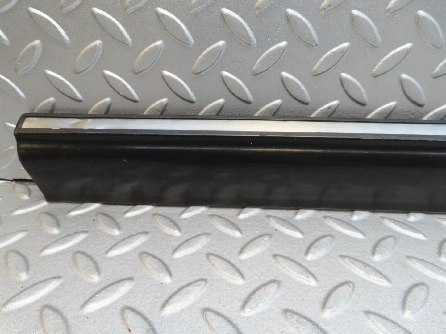 16860 Mercedes-Benz C123 280CE Coupe Right Door Lower Moulding Trim