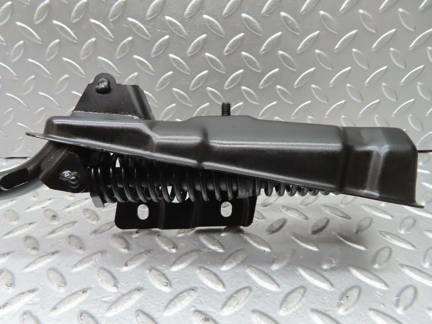 21527 Mercedes-Benz W126 300SE Trunk Hinge Left Side