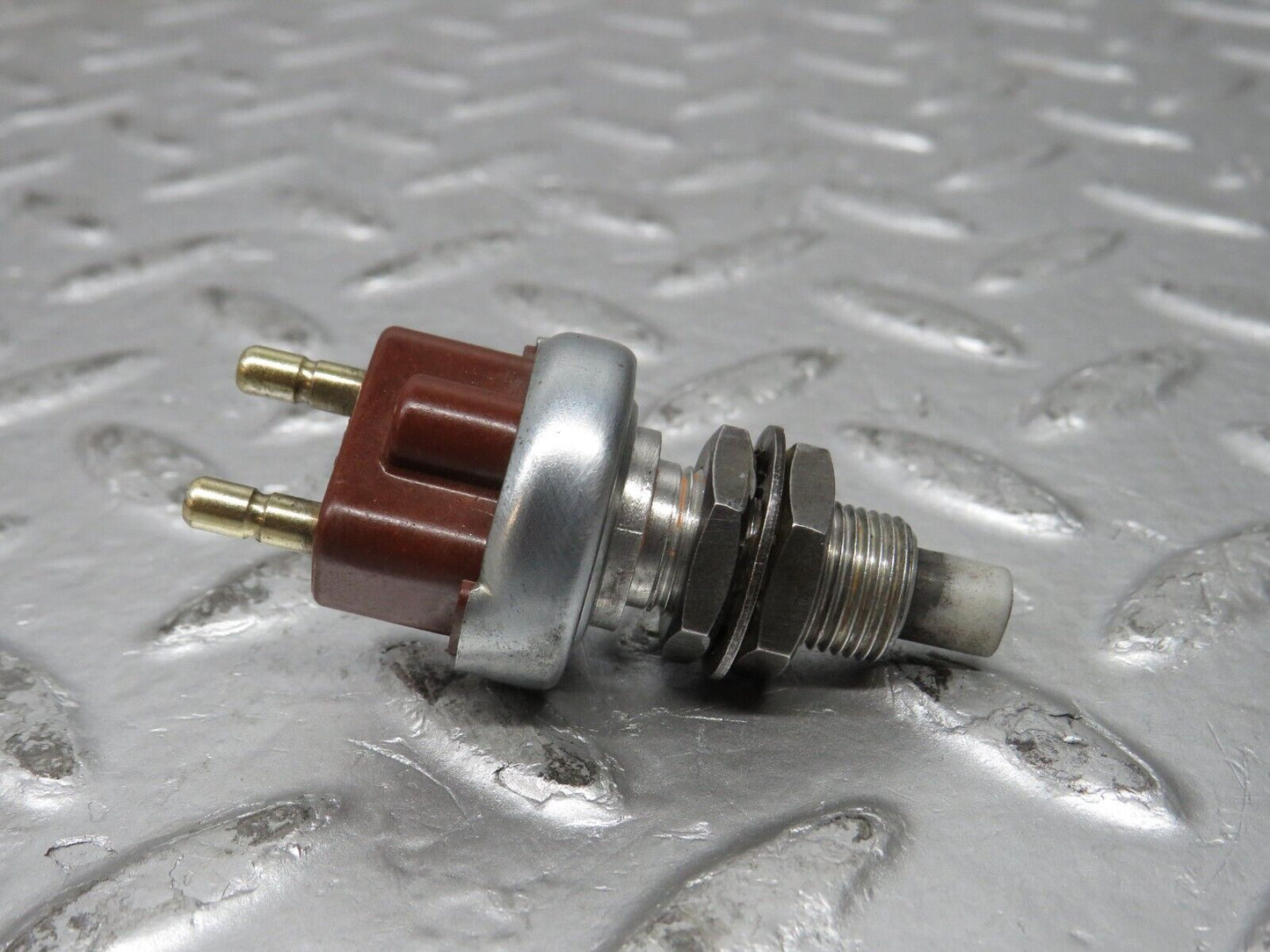 32043 Mercedes-Benz W123 230E Brake Light Contact Switch 190130