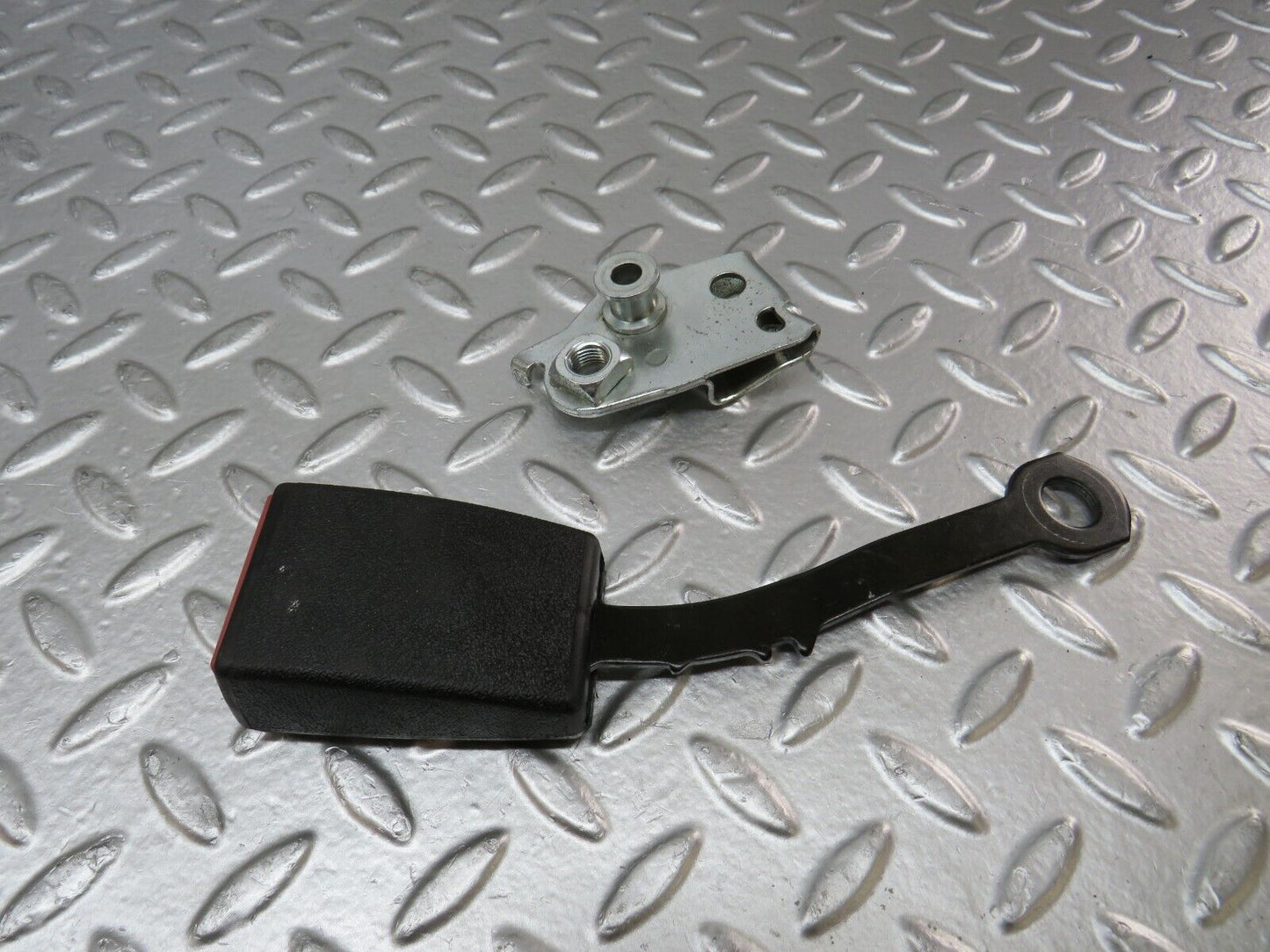 29604 Mercedes-Benz W124 230E Front Right Seat Belt With Buckle 2018607285