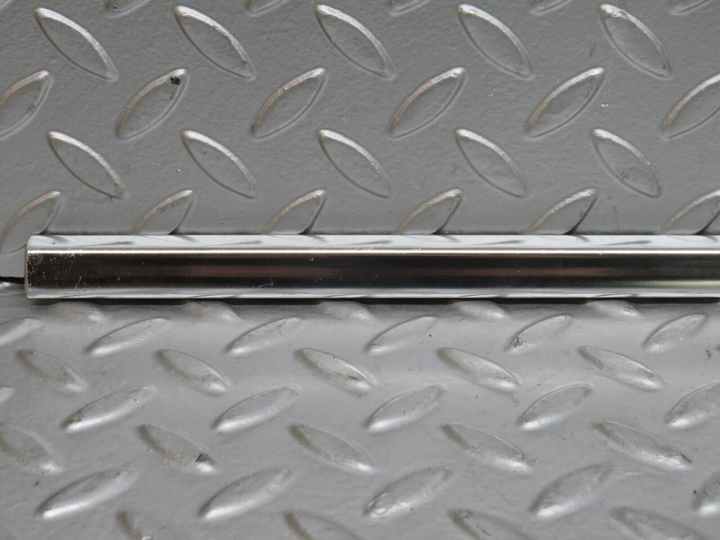28471 Mercedes-Benz S123 240D Wagon Front Right Door Chrome Moulding Trim