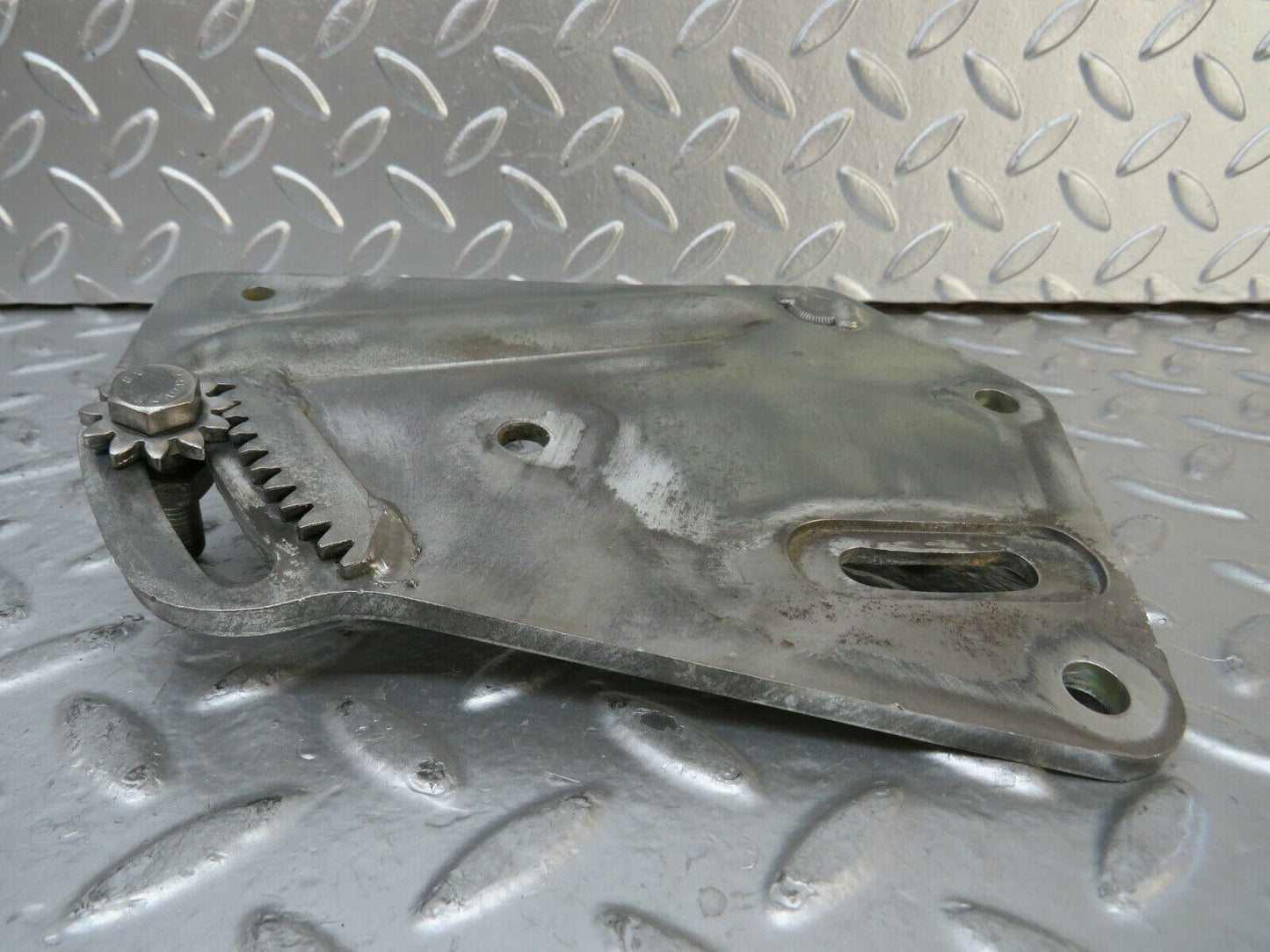 23861 Mercedes-Benz C107 450SLC Coupe Power Steering Pump Bracket