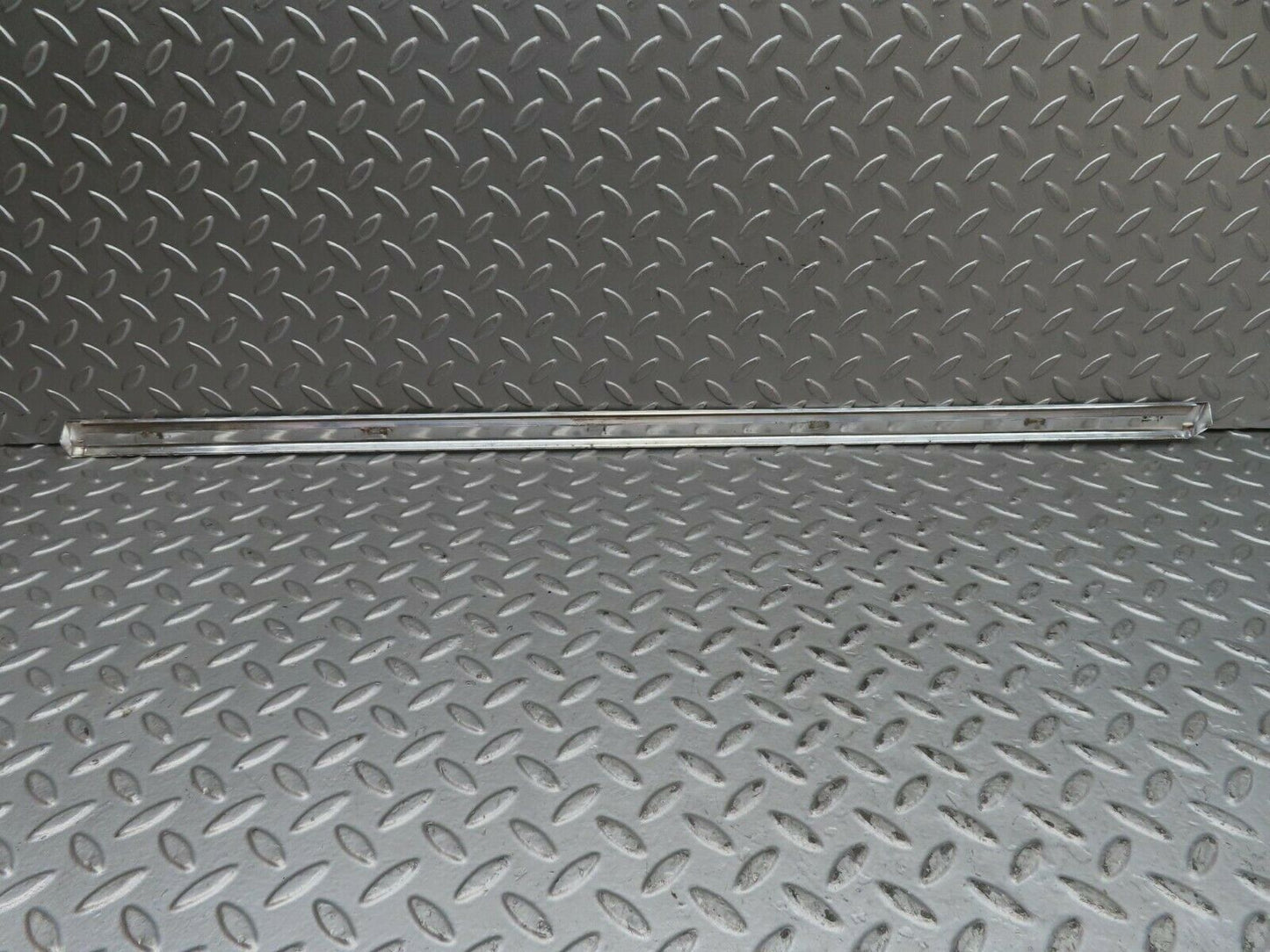 15716 Mercedes-Benz R107 450SL Right Door Chrome Trim