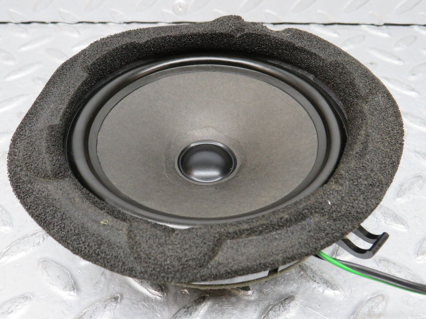 37865 Mercedes-Benz A124 320E Cabriolet Rear Left Door Speaker 1248203102