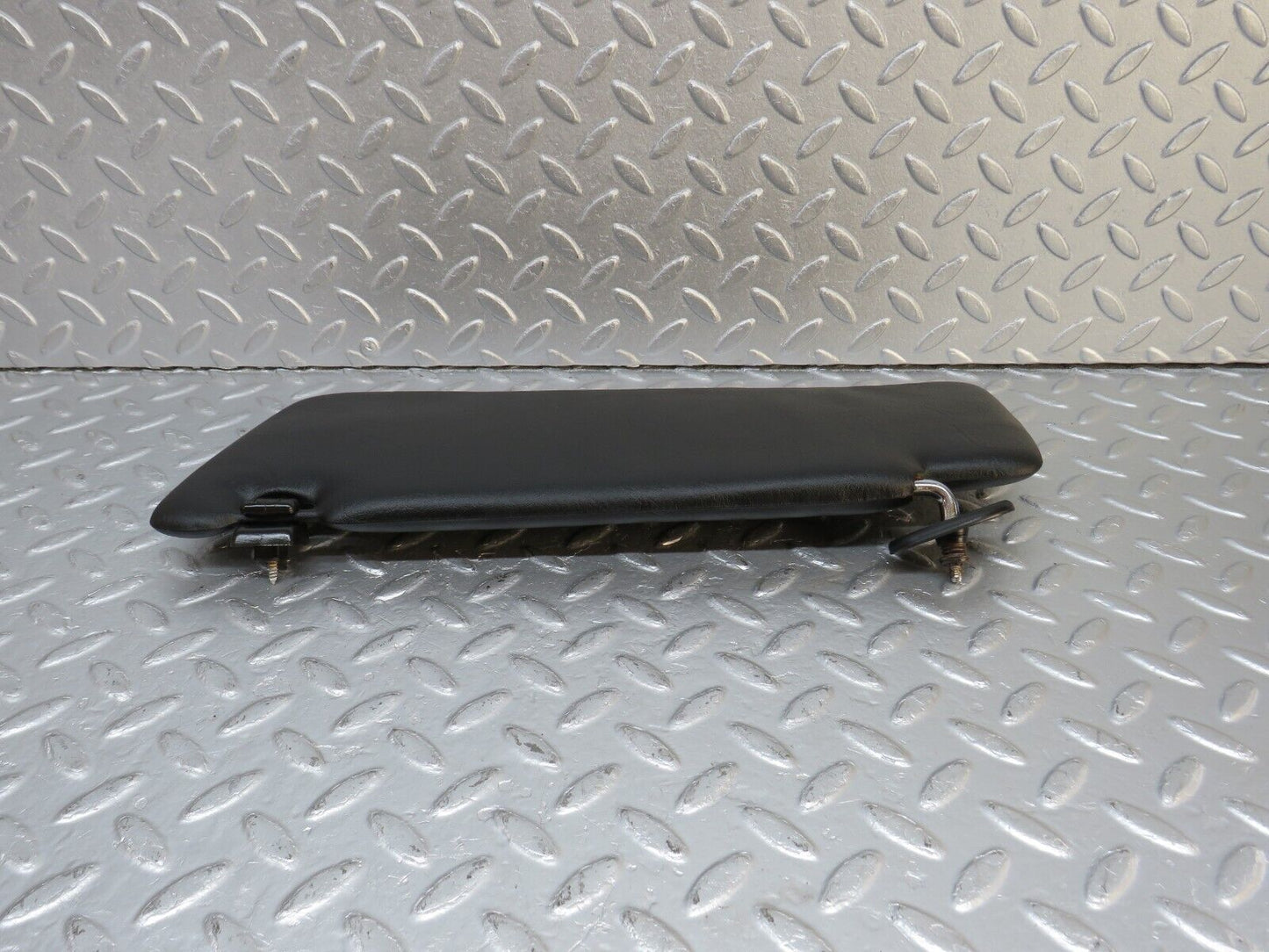 40564 Mercedes-Benz W123 300D Sun Visor Right Black