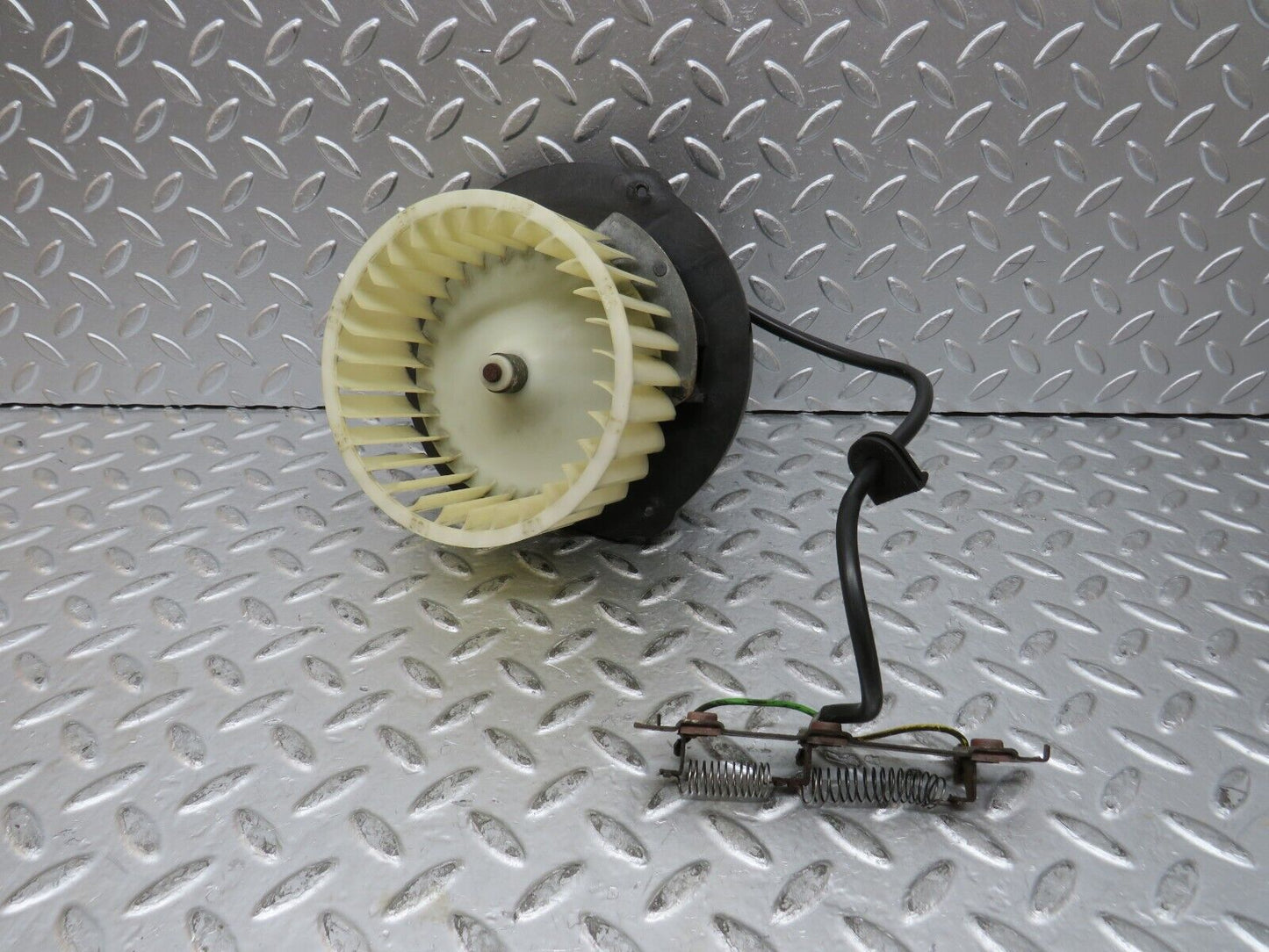 27378 Mercedes-Benz W123 280E Heater Blower Motor