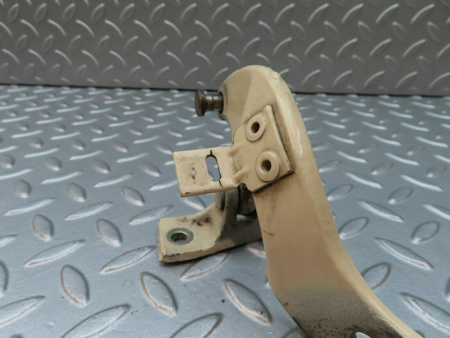 3786 Mercedes-Benz S123 200T Wagon Tailgate Hinge Left Side 1237400137