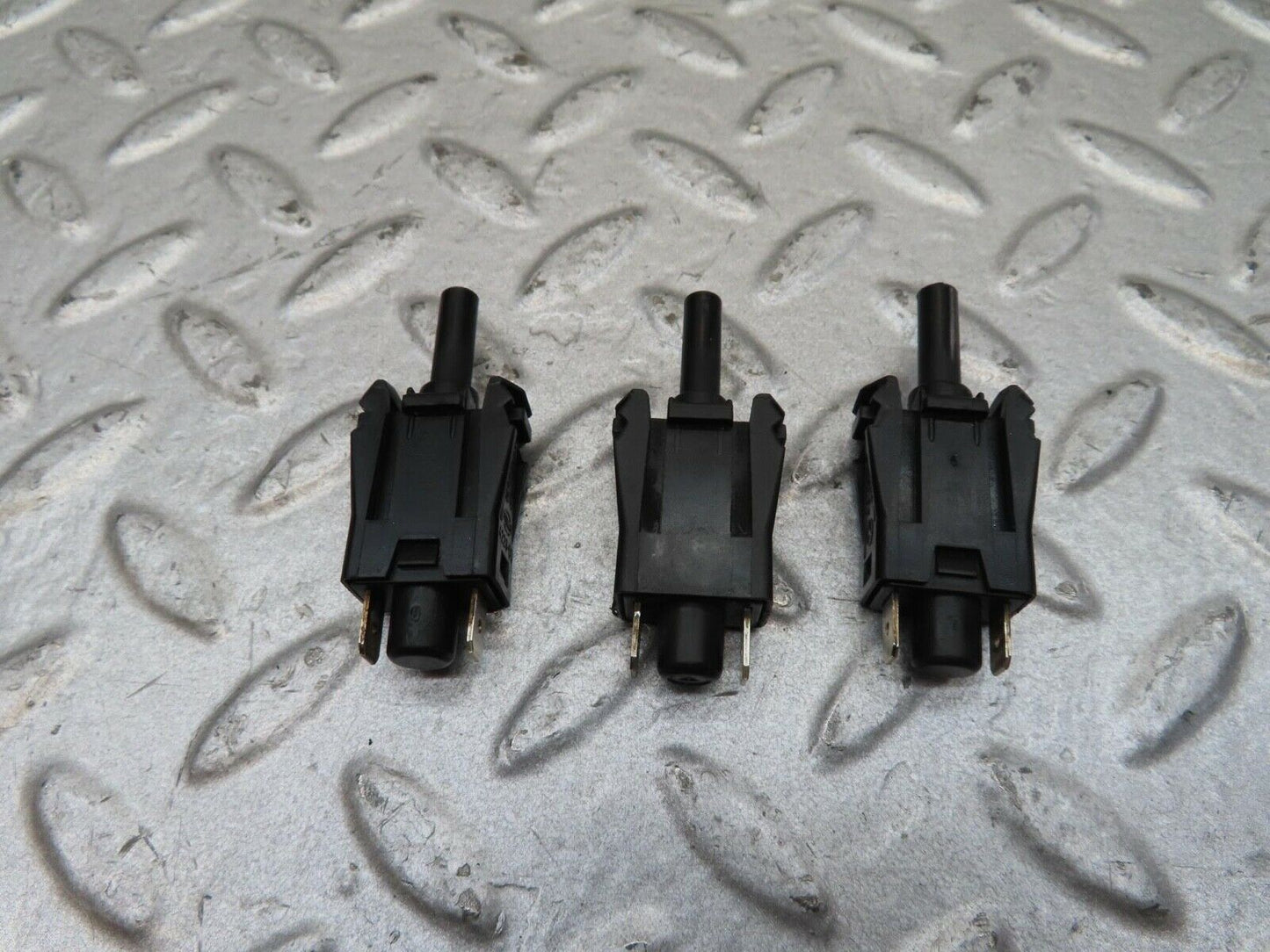14729 Mercedes-Benz W201 190E Door Contact Switch 3pcs 0015458714