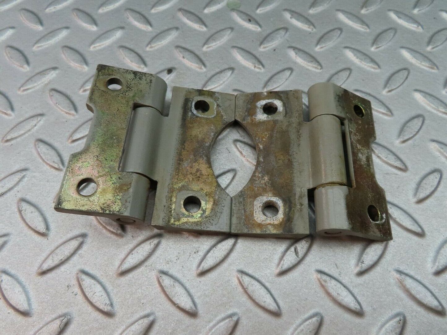 6246 Mercedes-Benz W126 380SE Door Hinge Front Left Pair 1237200037