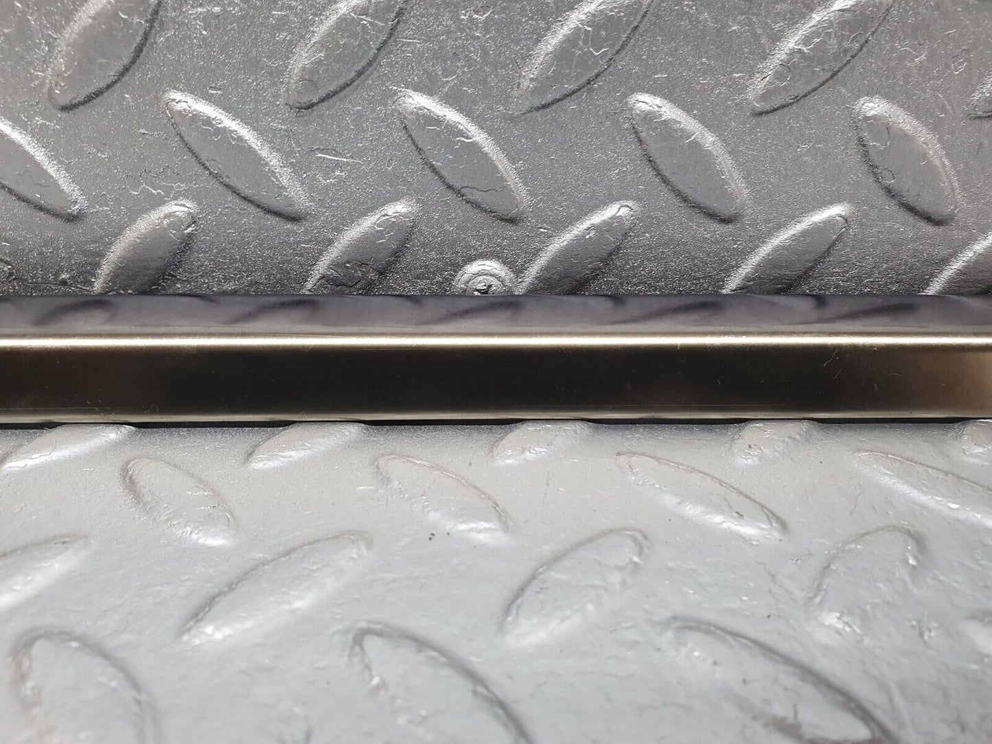 42107 Mercedes-Benz W202 C200 Front Left Door Moulding Trim
