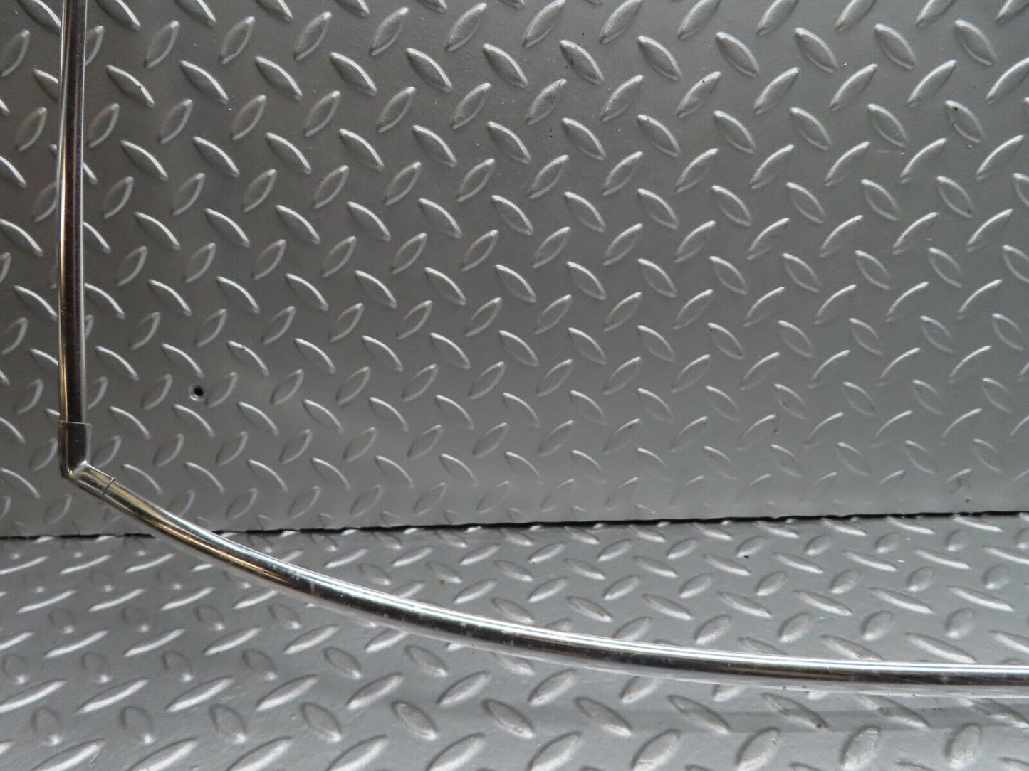 19121 Mercedes-Benz W123 300D Front Windscreen Chrome Frame