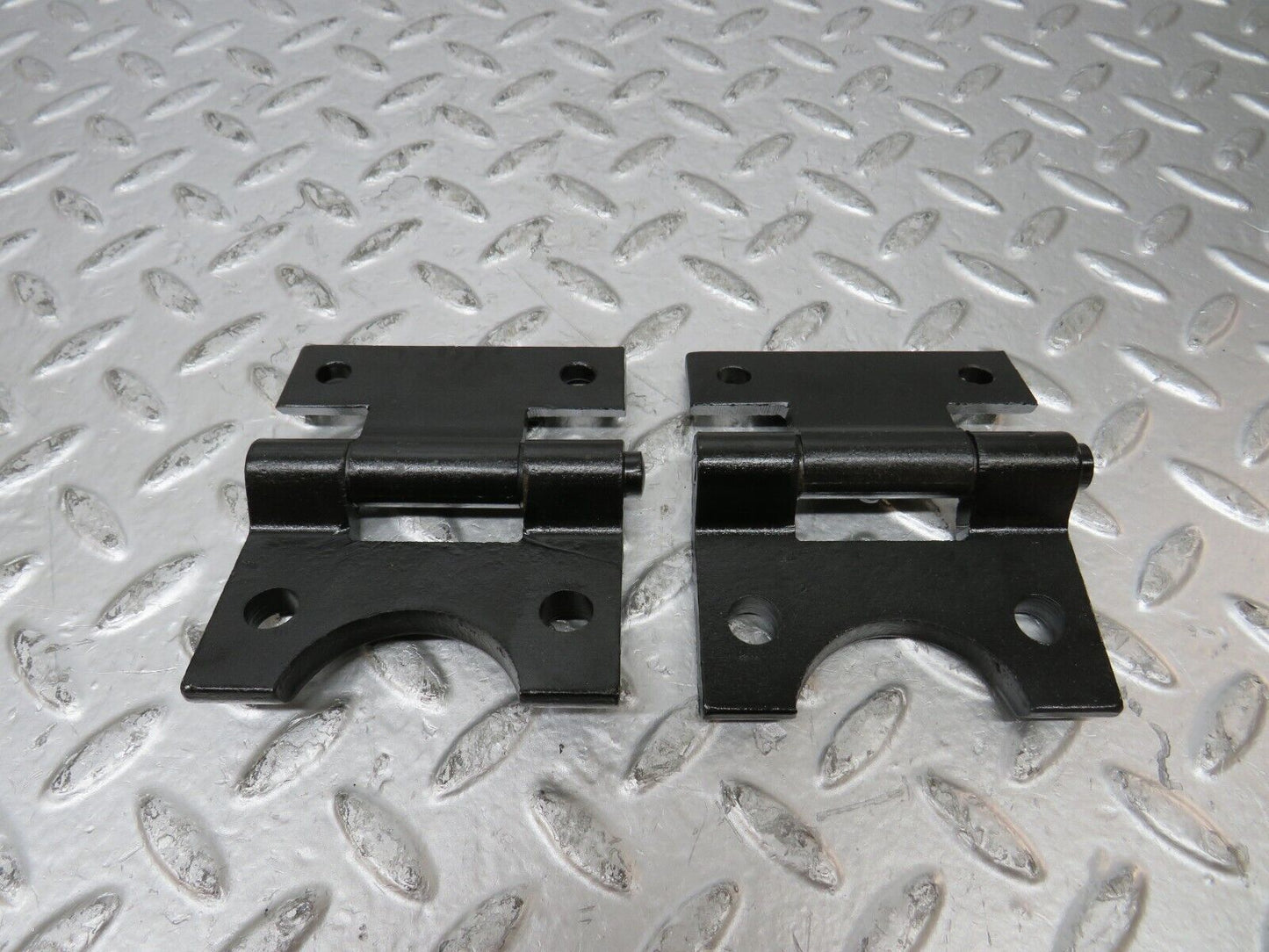 26141 Mercedes-Benz W116 450SE Right Door Hinges Pair