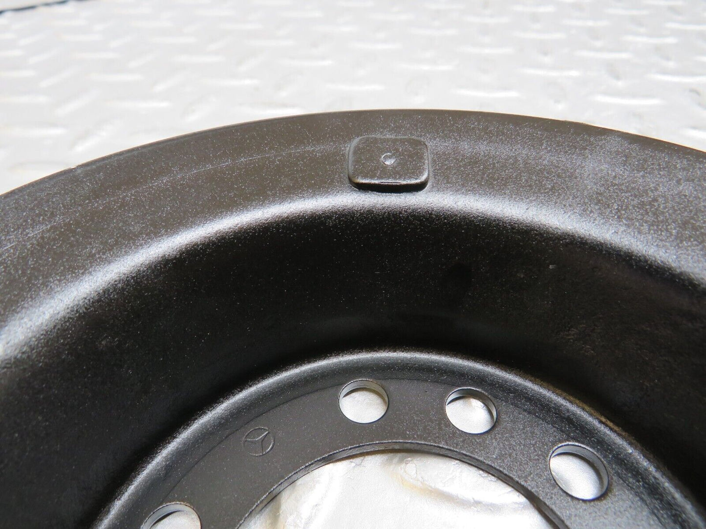 36794 Mercedes-Benz W201 190E 2.0L Crankshaft Pulley 6030320204