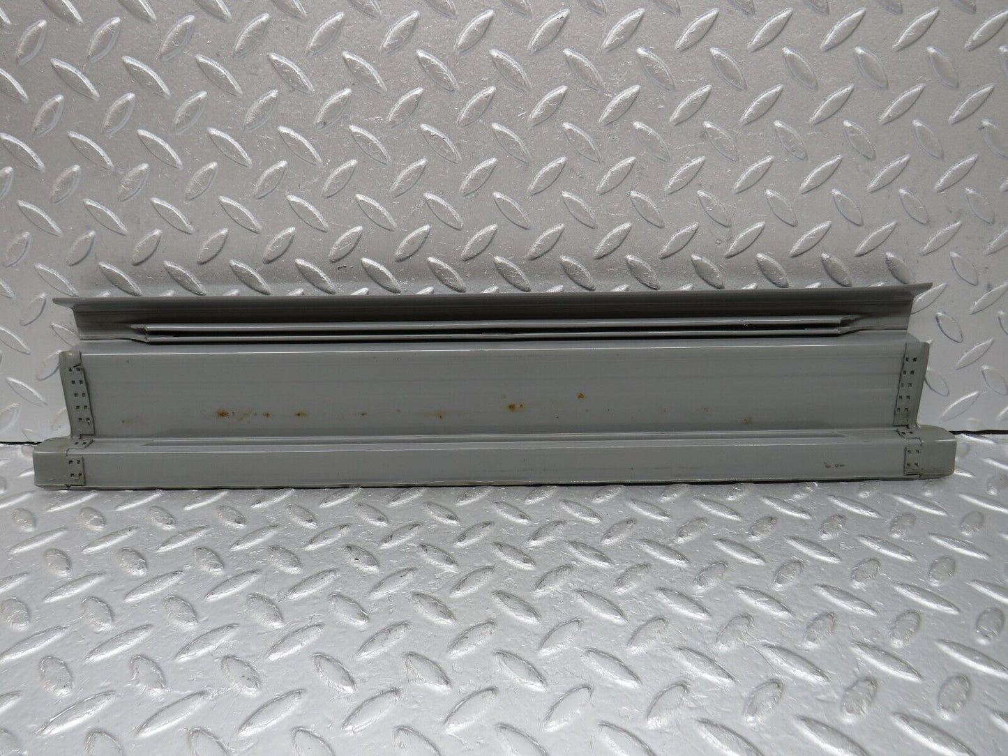 35992 Mercedes-Benz W126 420SE Rear Left Door Sill Trim Grey