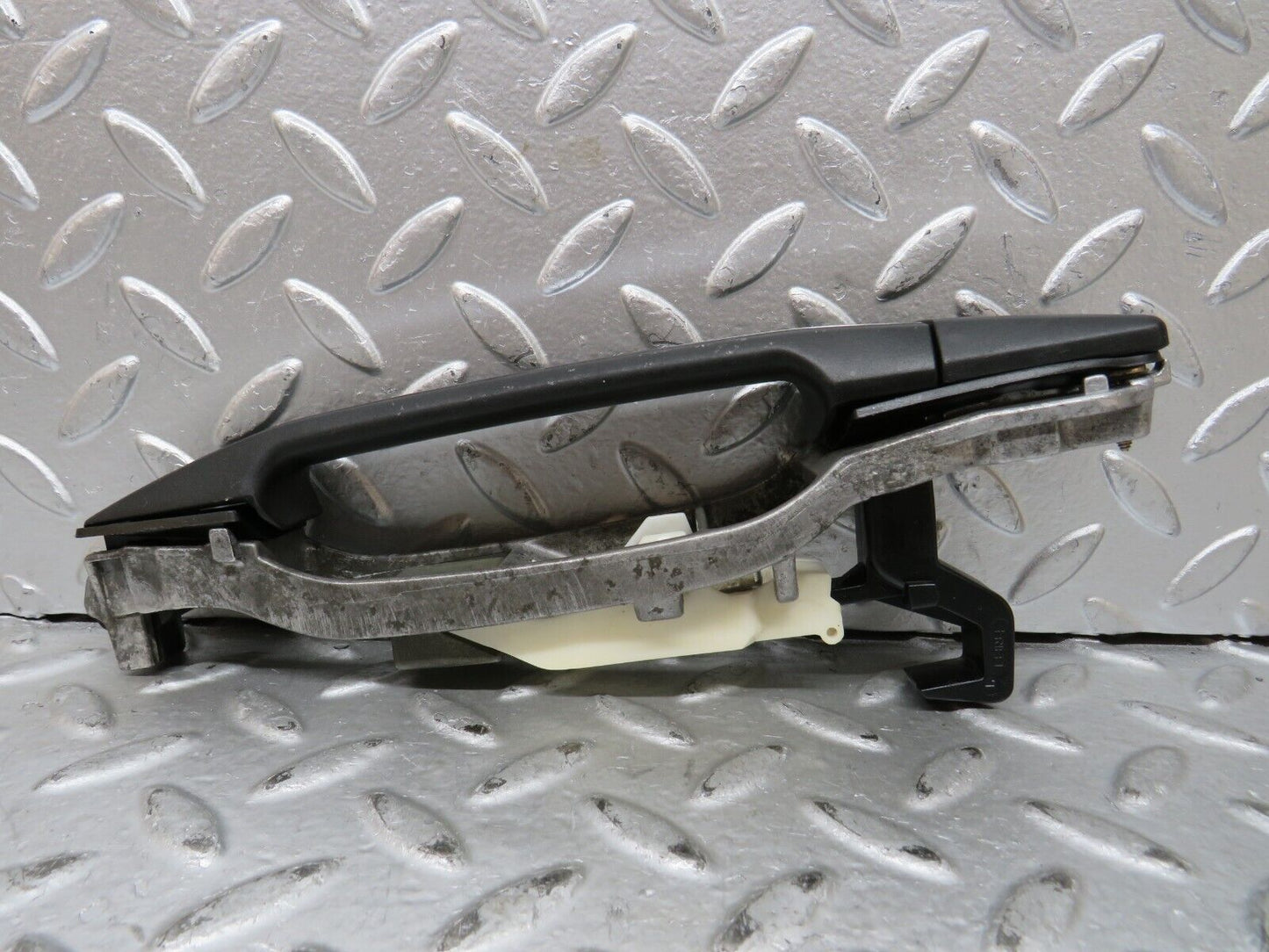 27812 Mercedes-Benz S124 300TE Rear Right Exterior Door Handle No Key