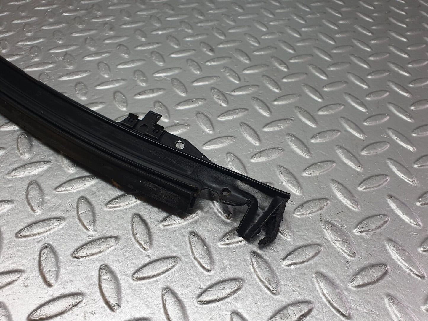 42642 Mercedes-Benz R129 320SL Coupe Front Windscreen Top Moulding Trim