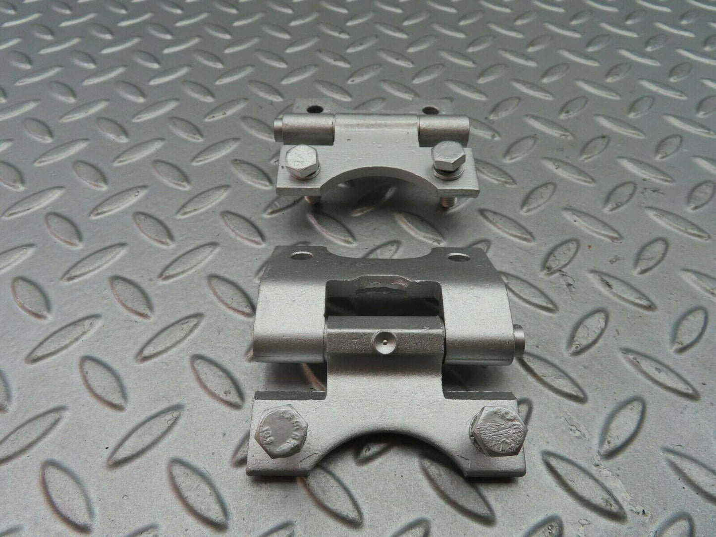 7211 Mercedes-Benz C107 350SLC Coupe Door Hinges Right Pair