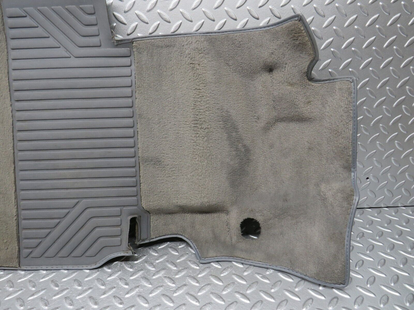 31411 Mercedes-Benz S124 220TE Wagon Front Right Floor Mat