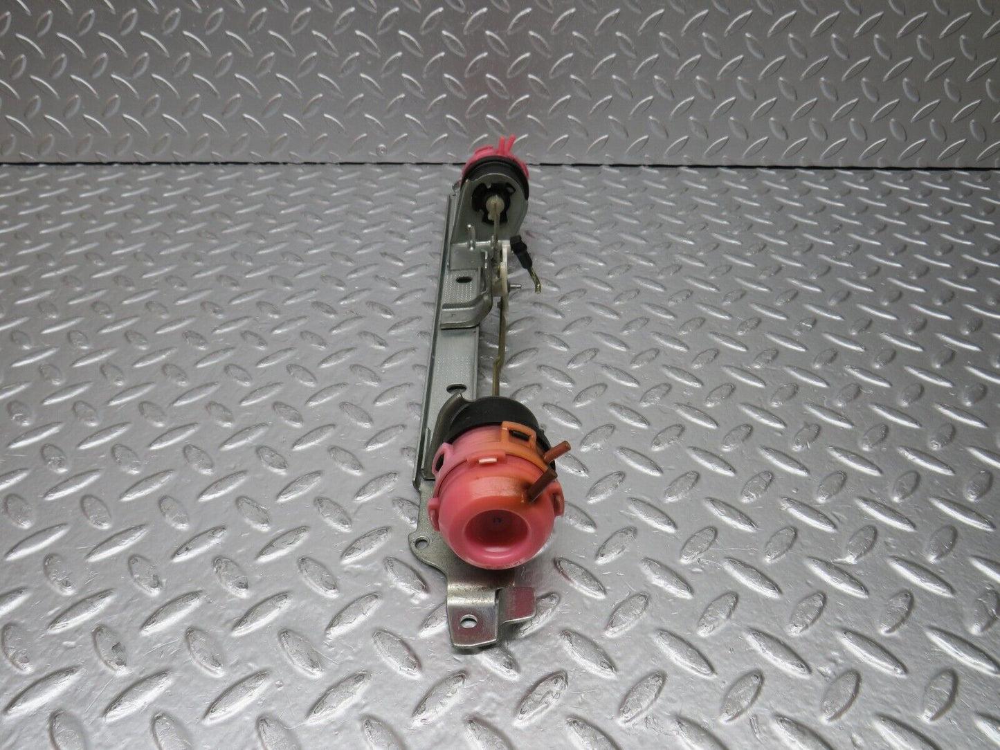 31355 Mercedes-Benz S124 220TE Wagon Heater Box Vacuum Actuator 9061820412