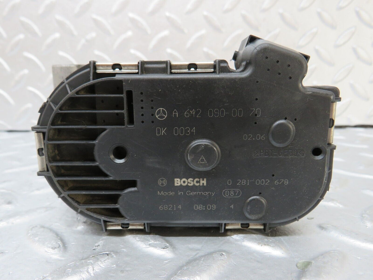 35191 Mercedes-Benz W221 Throttle Body Valve Bosch 6420900070 0281002678