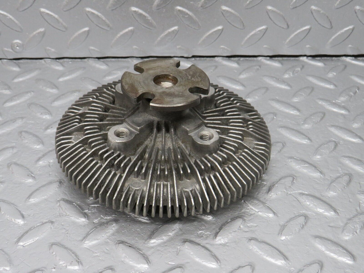 40658 Mercedes-Benz W123 300D Engine Cooling Fan Clutch 0002000422