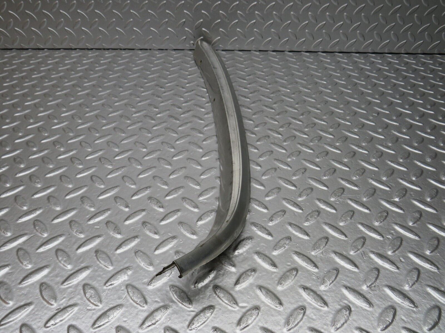 0084 Mercedes-Benz W116 350SE Roof Chrome Moulding Trim Right Side