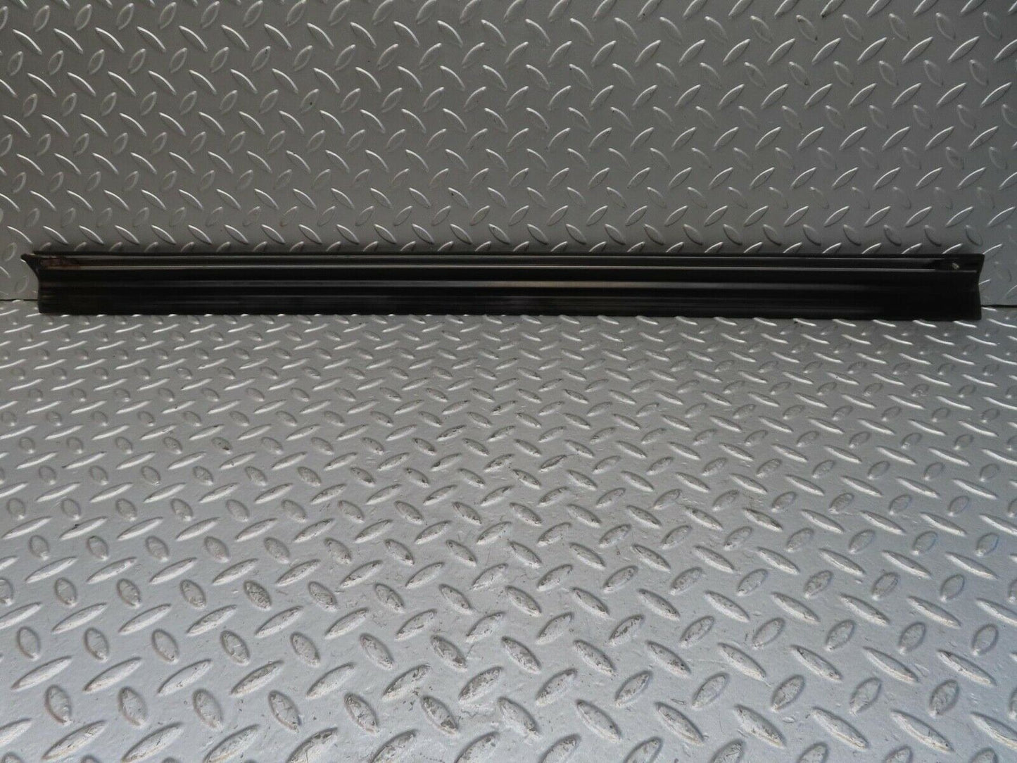 13463 Mercedes-Benz W123 200 Front Right Door Lower Trim