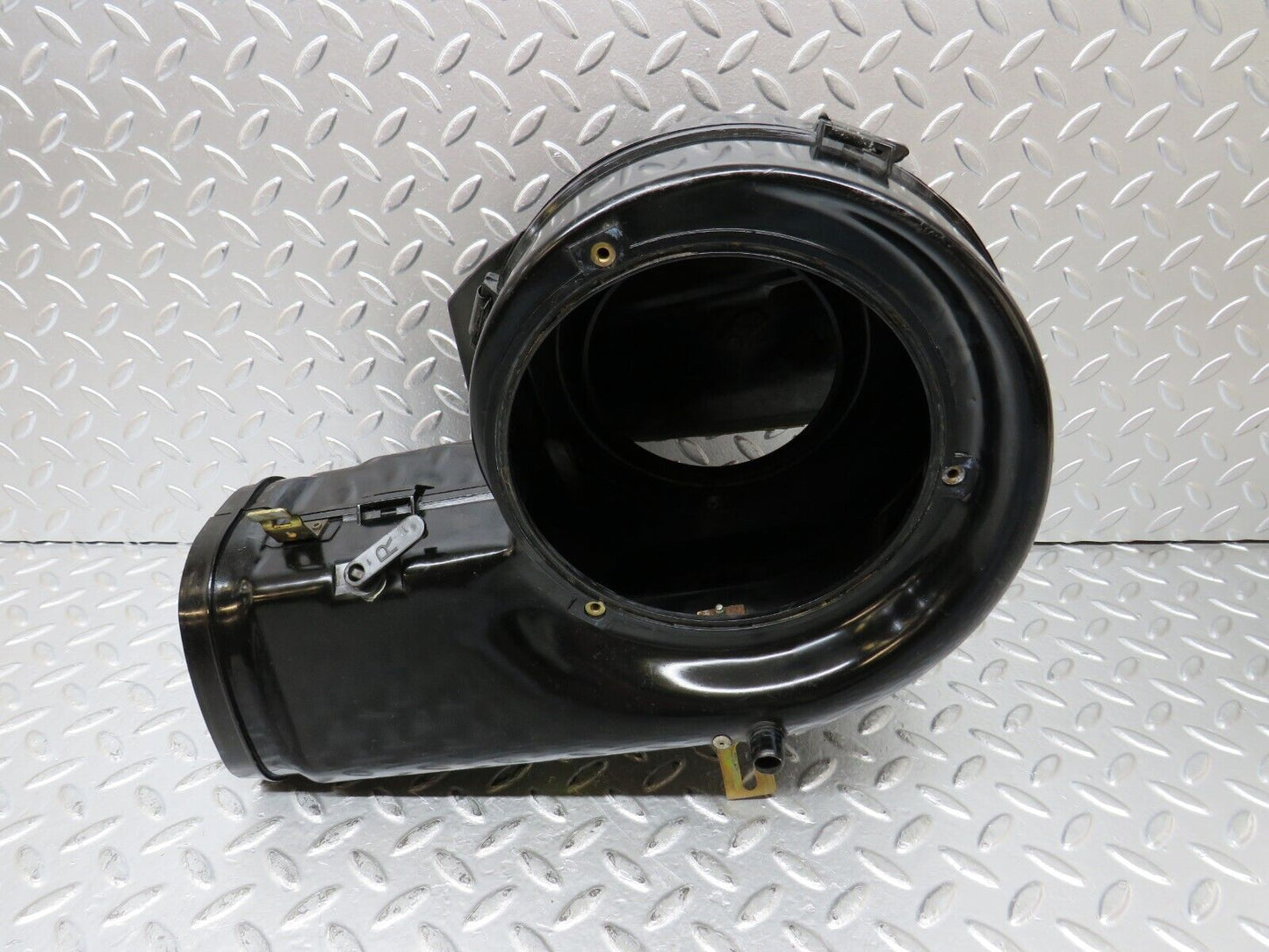 26224 Mercedes-Benz W116 450SEL Heater Blower Motor Housing