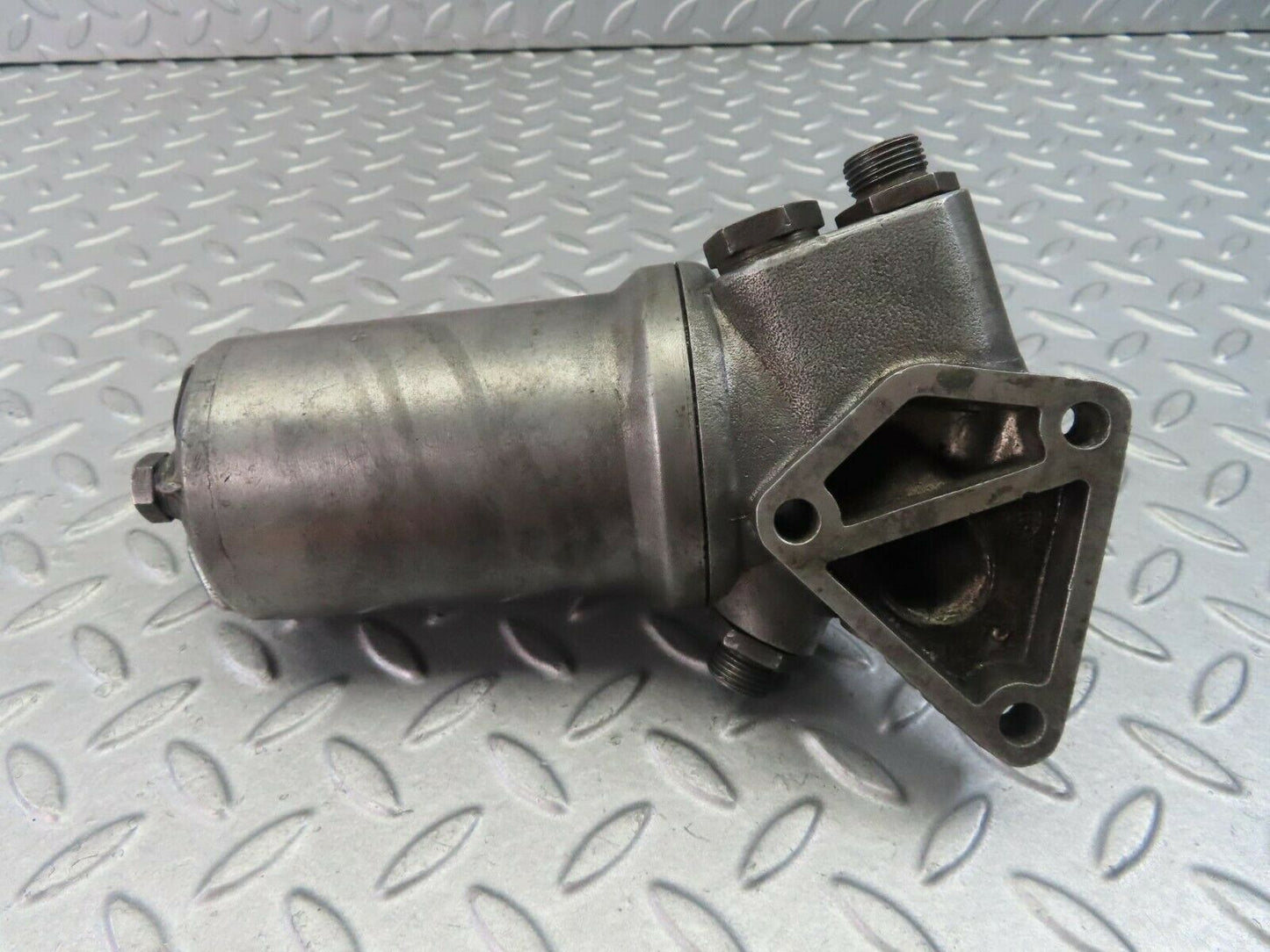 8502 Mercedes-Benz W108 Oil Filter Housing