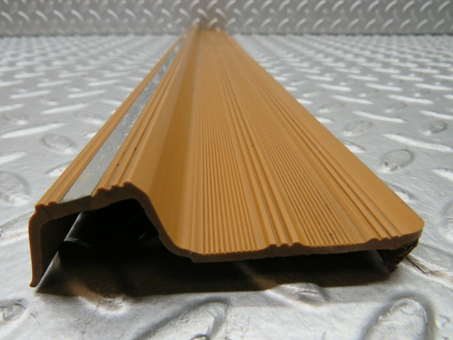 22048 Mercedes-Benz S123 280TE Wagon Front Right Door Sill Trim