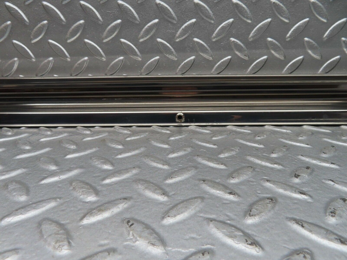 20390 Mercedes-Benz W114 280CE Coupe Right Door Sill Chrome