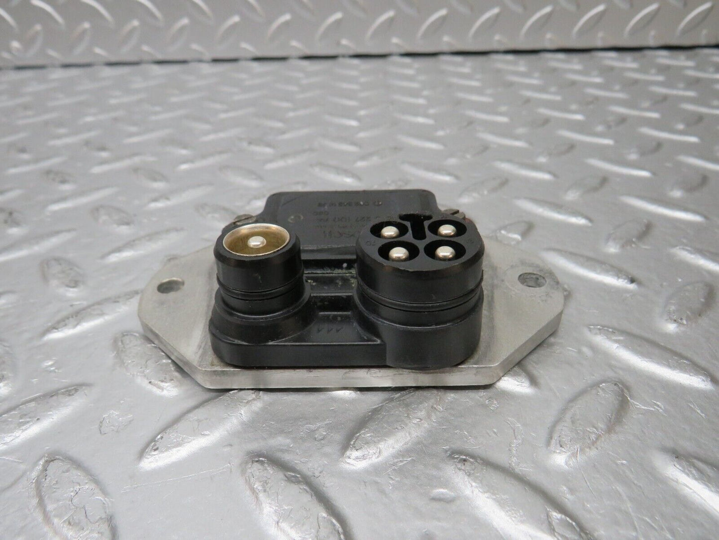 30620 Mercedes-Benz W201 190E 2.0L Ignition Control Unit Bosch 0227100114 0025451832