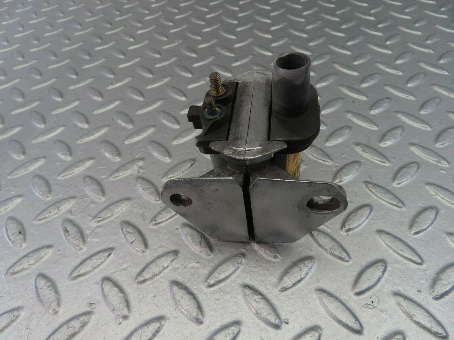 10519 Mercedes-Benz W201 190E Ignition Coil 0001585403