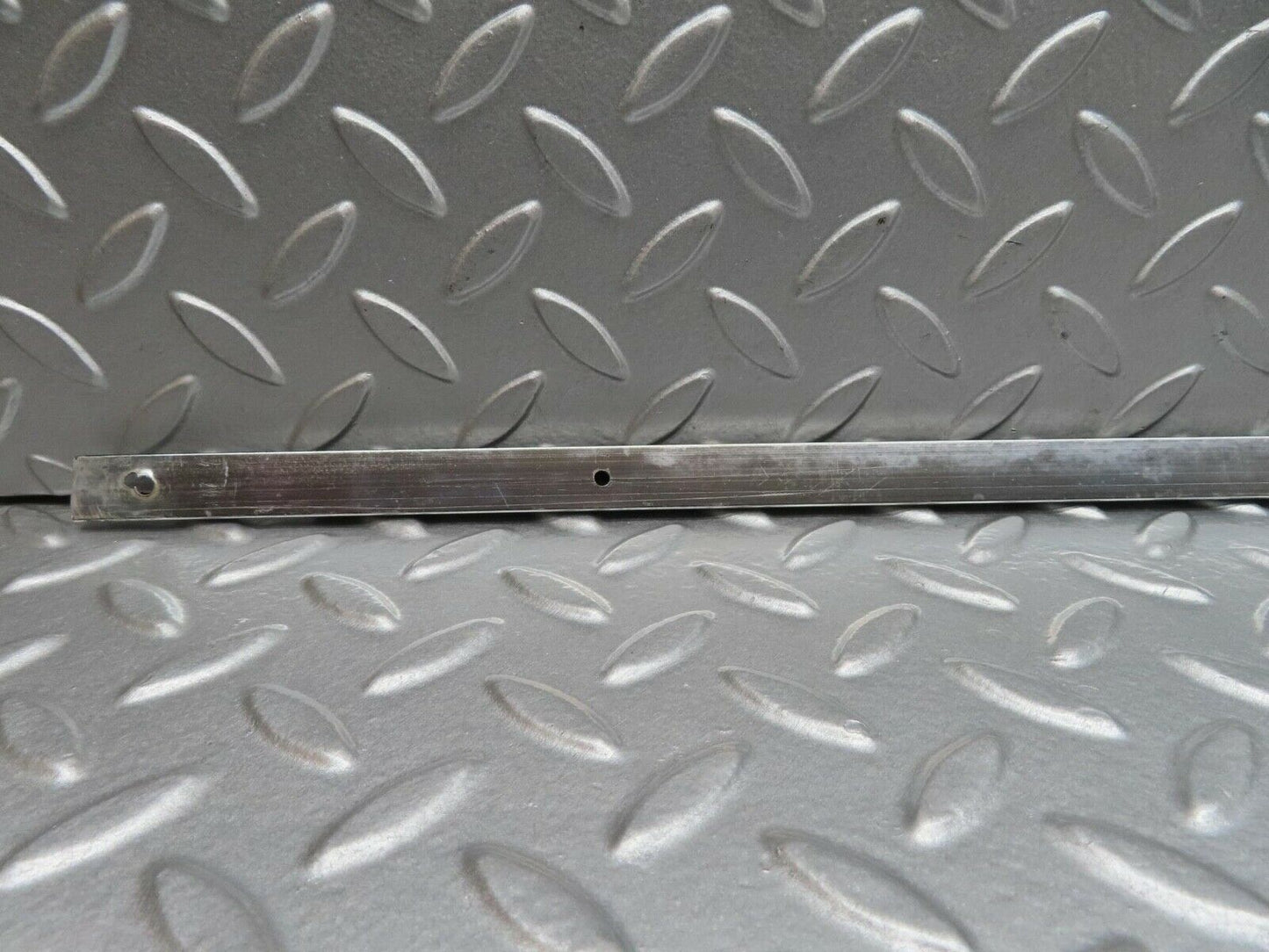 12942 Mercedes-Benz W111 220SE Front Right Door Centre Moulding Trim