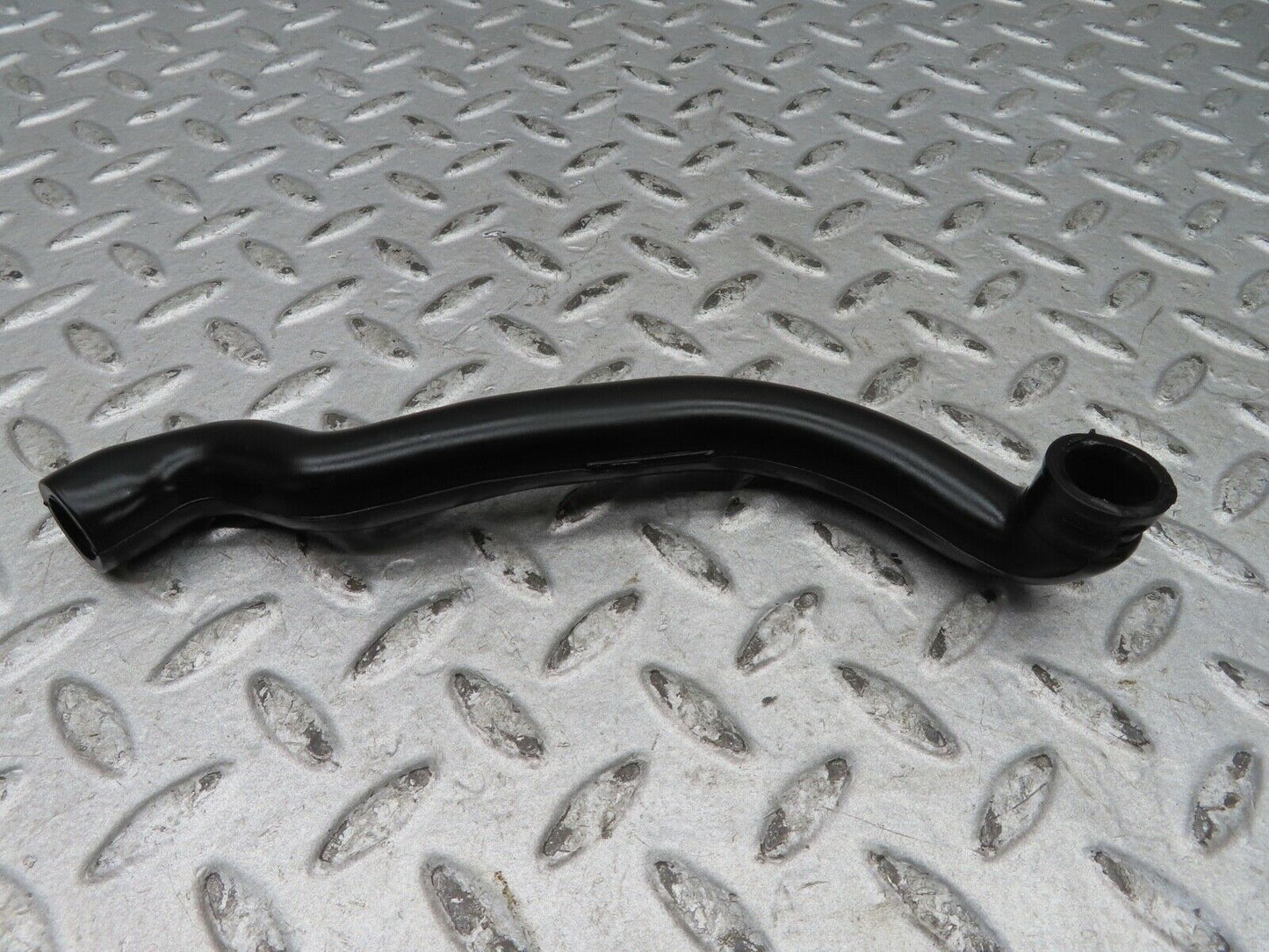 17869 Mercedes-Benz W116 450SEL  Air Intake Breather Hose 1160940482