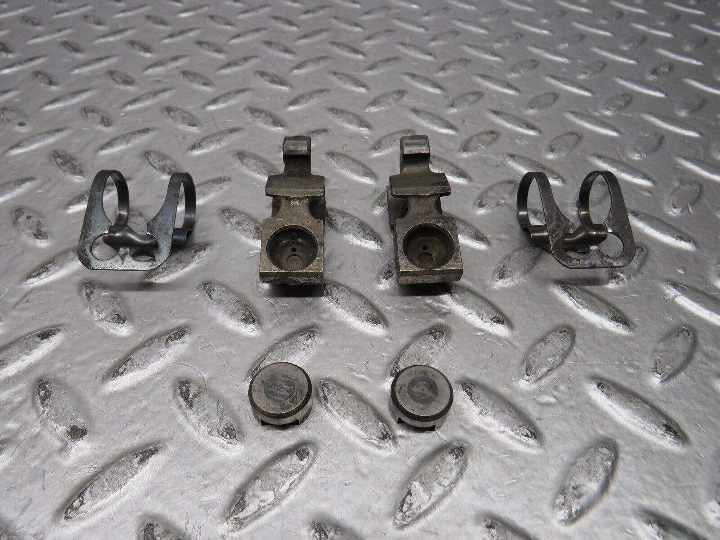 28187 Mercedes-Benz W123 280E Valve Rocker Arm With Tappet & Retaining Spring