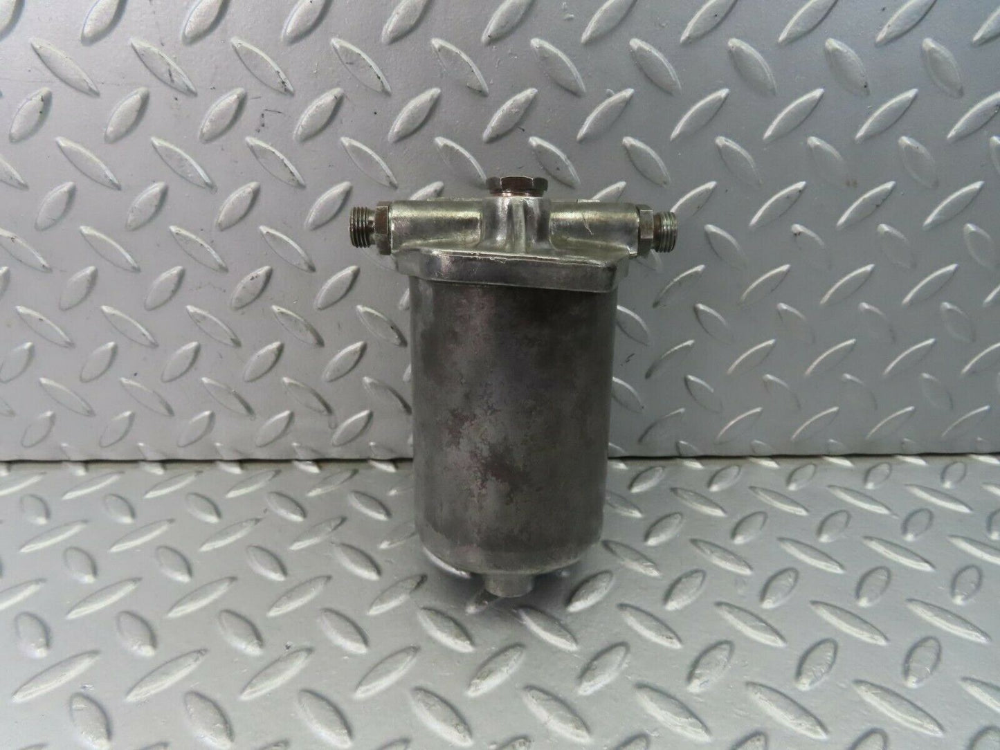 8916 Mercedes-Benz W108 Fuel Filter Housing Bosch 0450108003