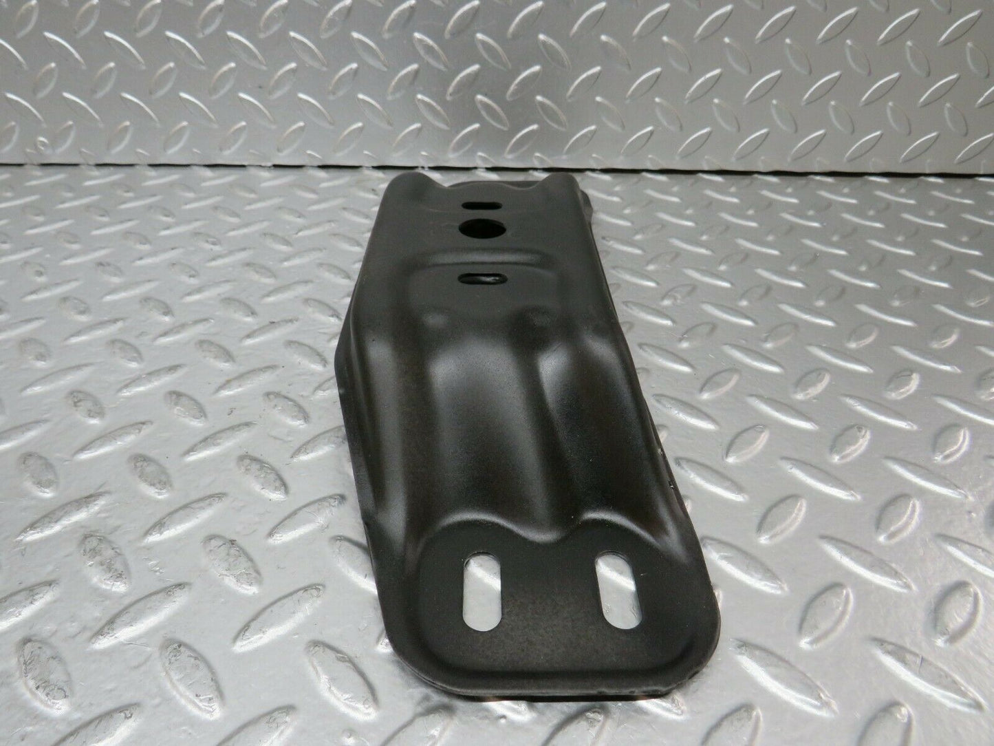 24349 Mercedes-Benz S124 220TE Wagon Gearbox Mount Bracket Holder