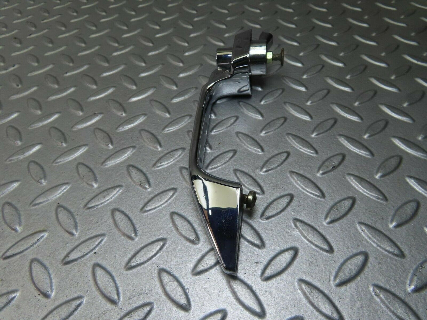 8809 Mercedes-Benz W115 Chrome Door Handle Rear Left 1157660301