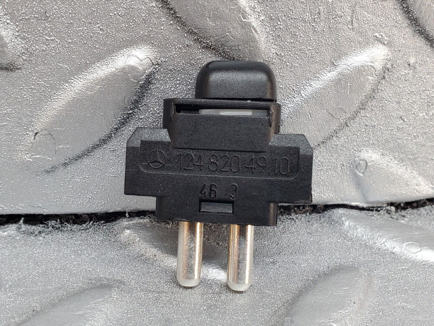 44671 Mercedes-Benz W124 220E Child Lock Control Switch 1248204910