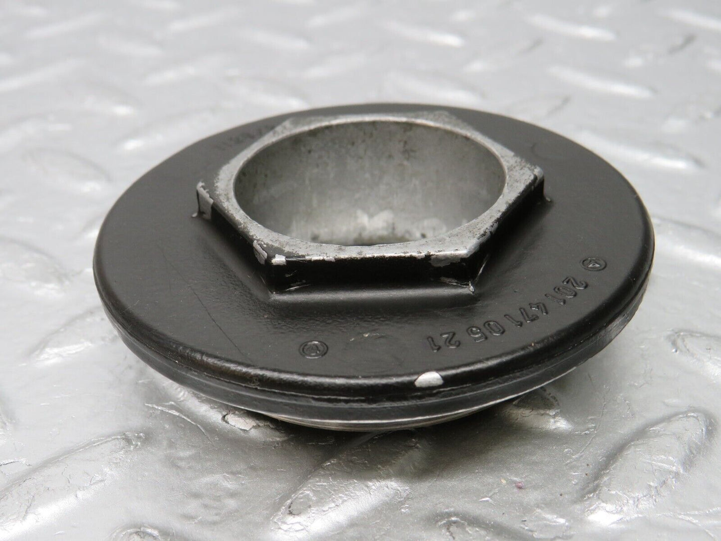 30915 Mercedes-Benz W201 190E 2.0L Fuel Tank Locking Sender Flange 2014710521