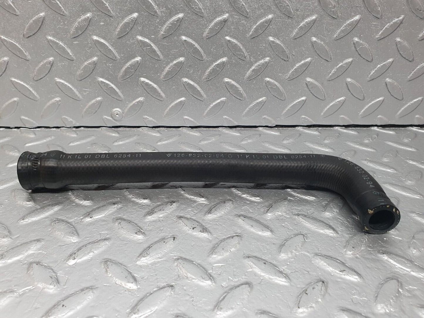 41042 Mercedes-Benz W126 300SE Heater Hose 1268320294
