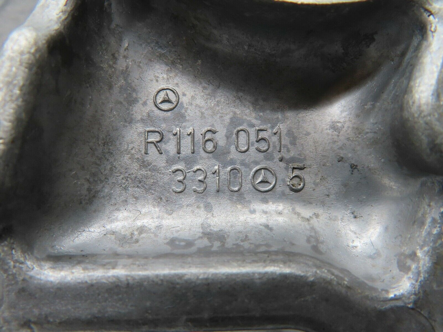 17722 Mercedes-Benz W116 450SEL Camshaft Tower Bearing 1160513310