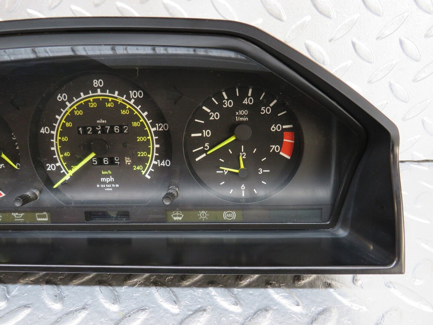34162 Mercedes-Benz W124 260E Instrument Cluster 1245427969