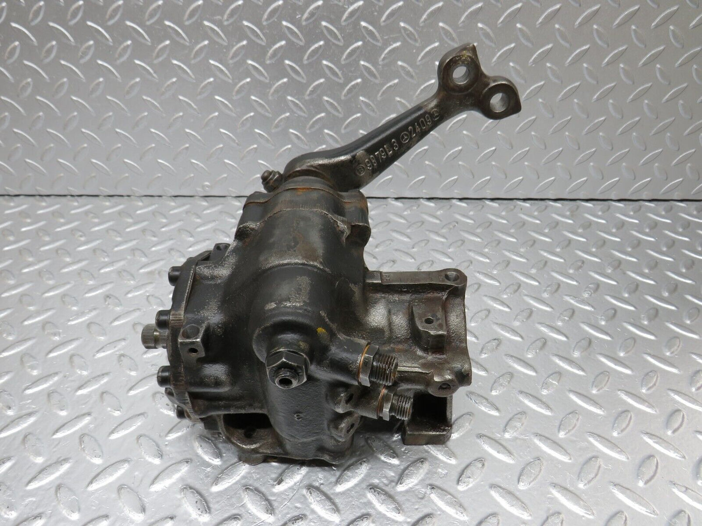 34225 Mercedes-Benz W124 260E Steering Box Steering Rack 1244610501